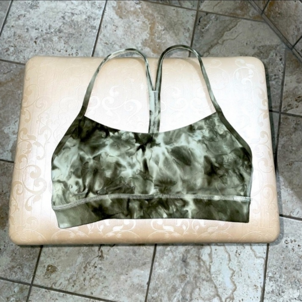 Trading size 2 lulu bra